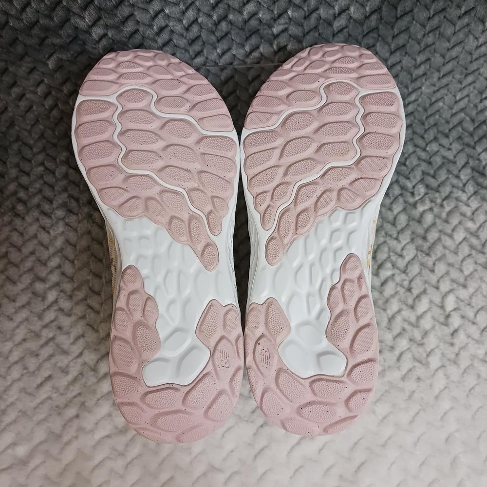 New Balance Fresh Foam Arishi v4 Big Kids Wide Running Shoes White Pink Size 5 - Picture 10 of 12